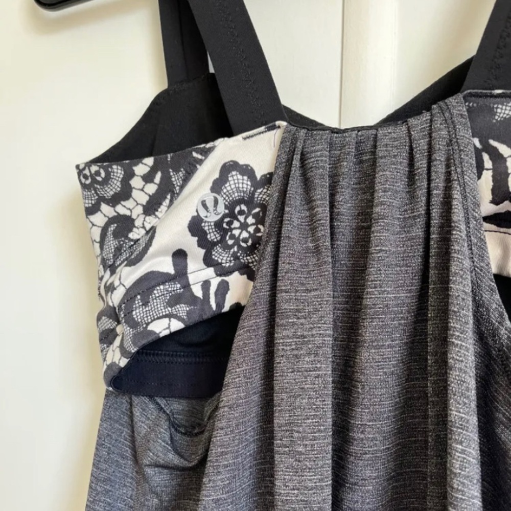 Lululemon Tanktop 💓 - Picture 3 of 4